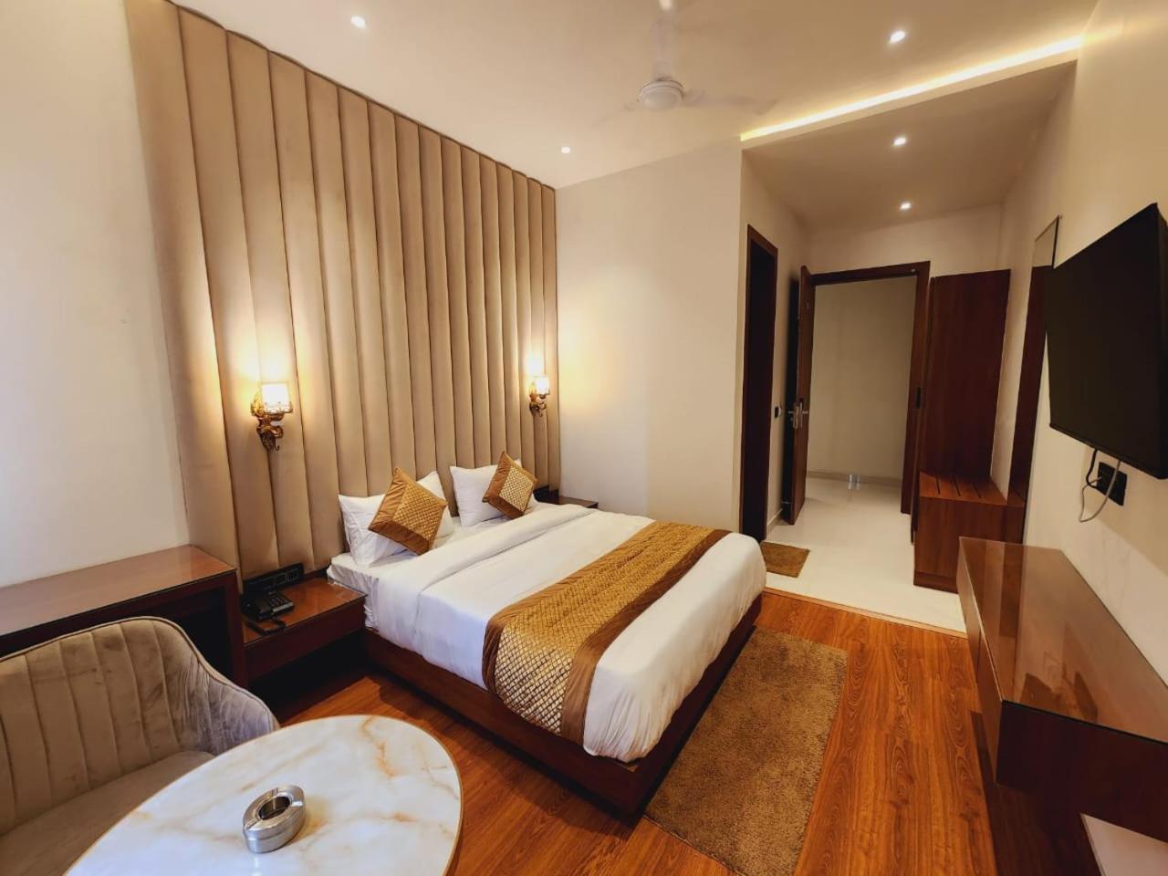 Shehnai Hotel And Banquet Hisar Luaran gambar